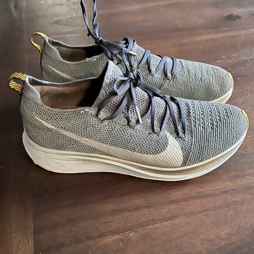 Nike Zoom men’s running shoes grey Size 10